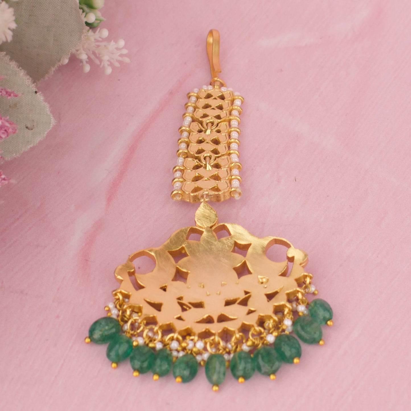 Elegant Jadau Kundan Maang Tikka With Green Bead Hangings
