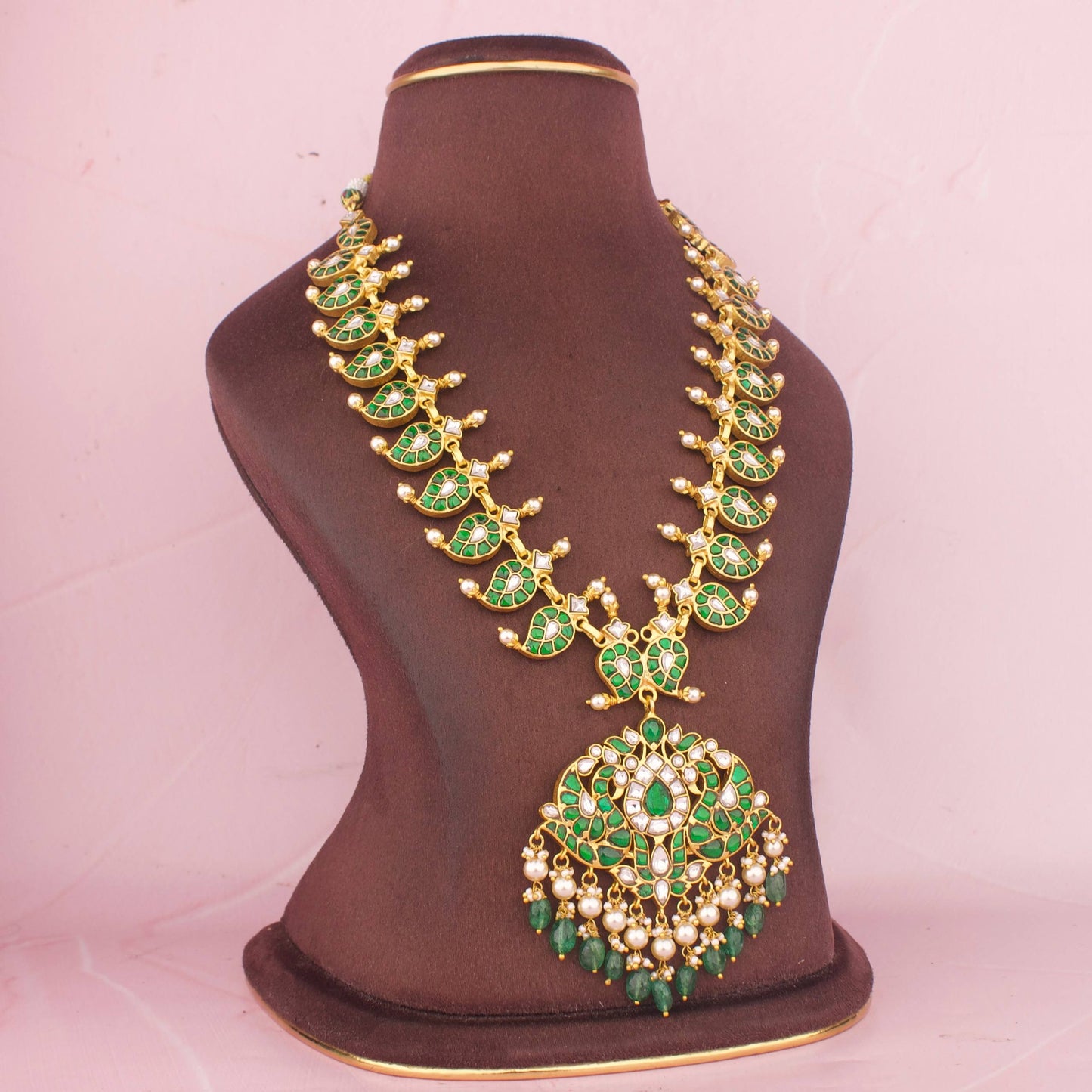 Regal Pink And Green Dual-Sided Mango Haram With Royal Pendant