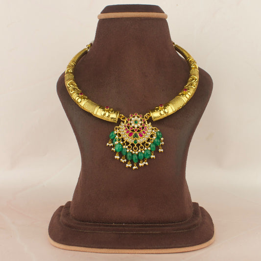 Chandbali Shaped Jadau Kundan Kanti necklace