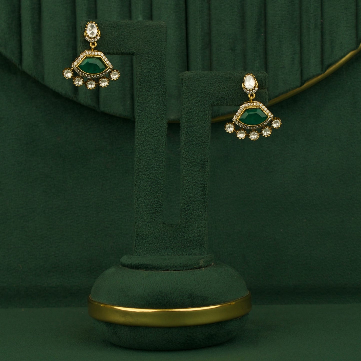 Majestic Victorian Finishing Shorts Necklace With Latest Flower Design Earrings by DULHAN JEWELS