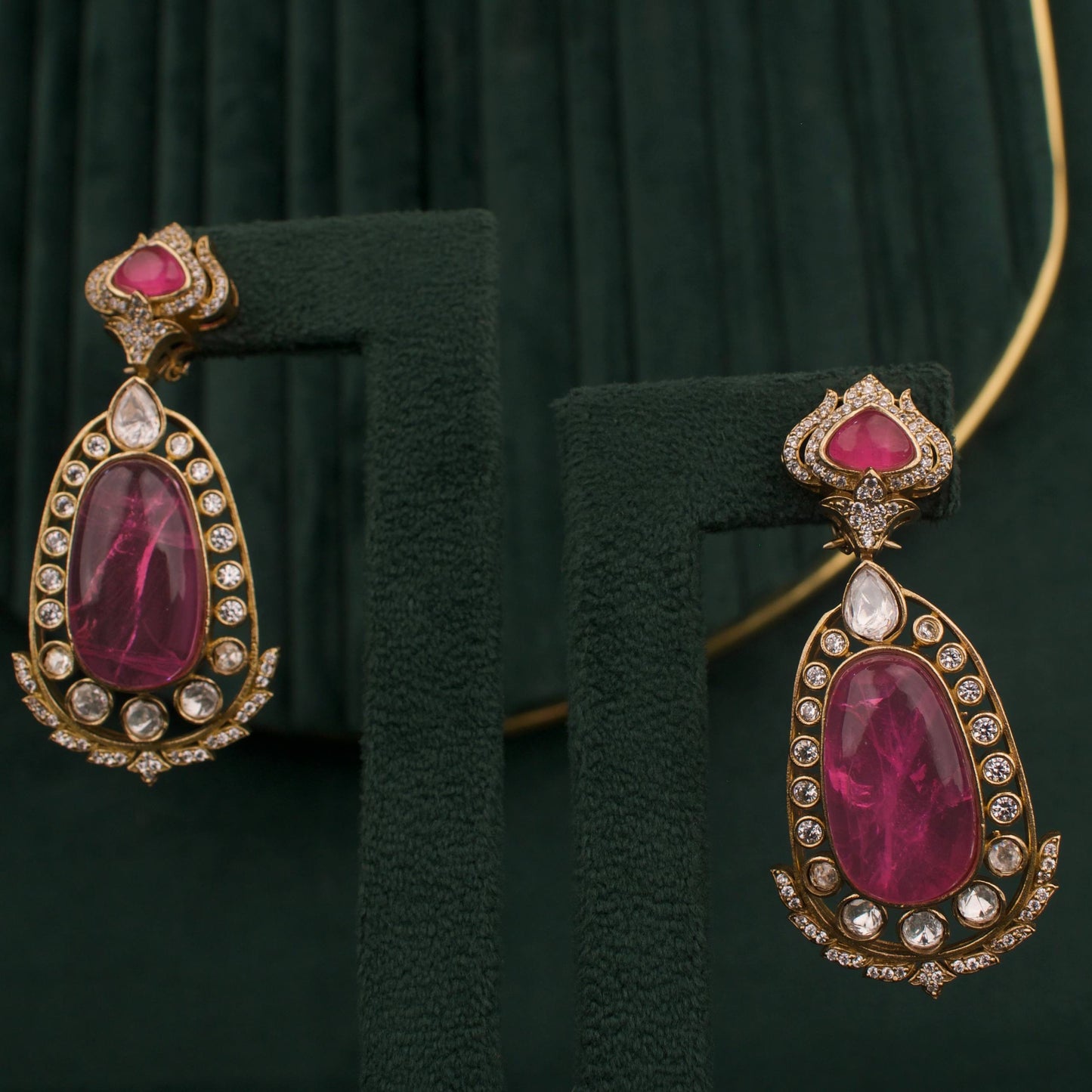 Classic Victorian Emerald Polki Necklace Set