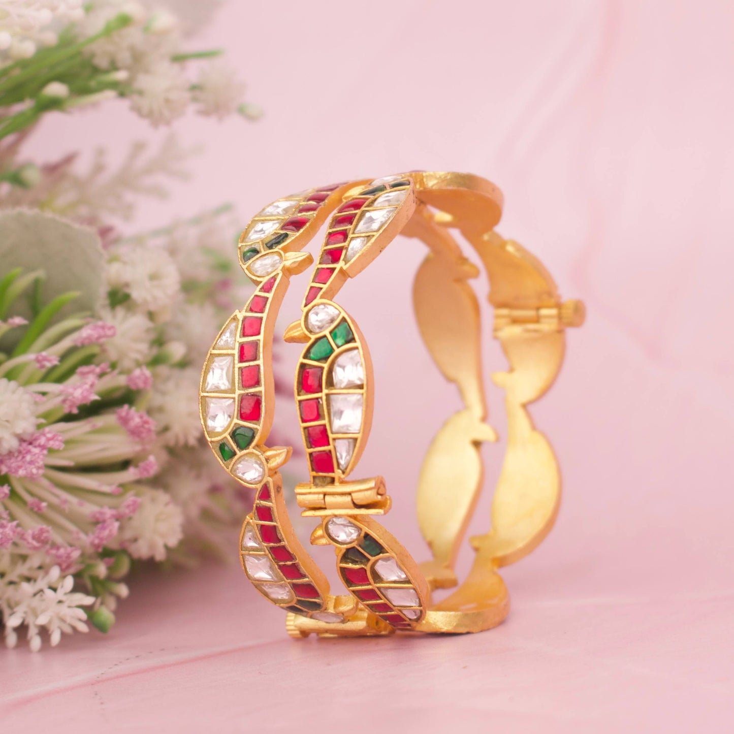 Unique Jadau Kundan Sleek Bangles