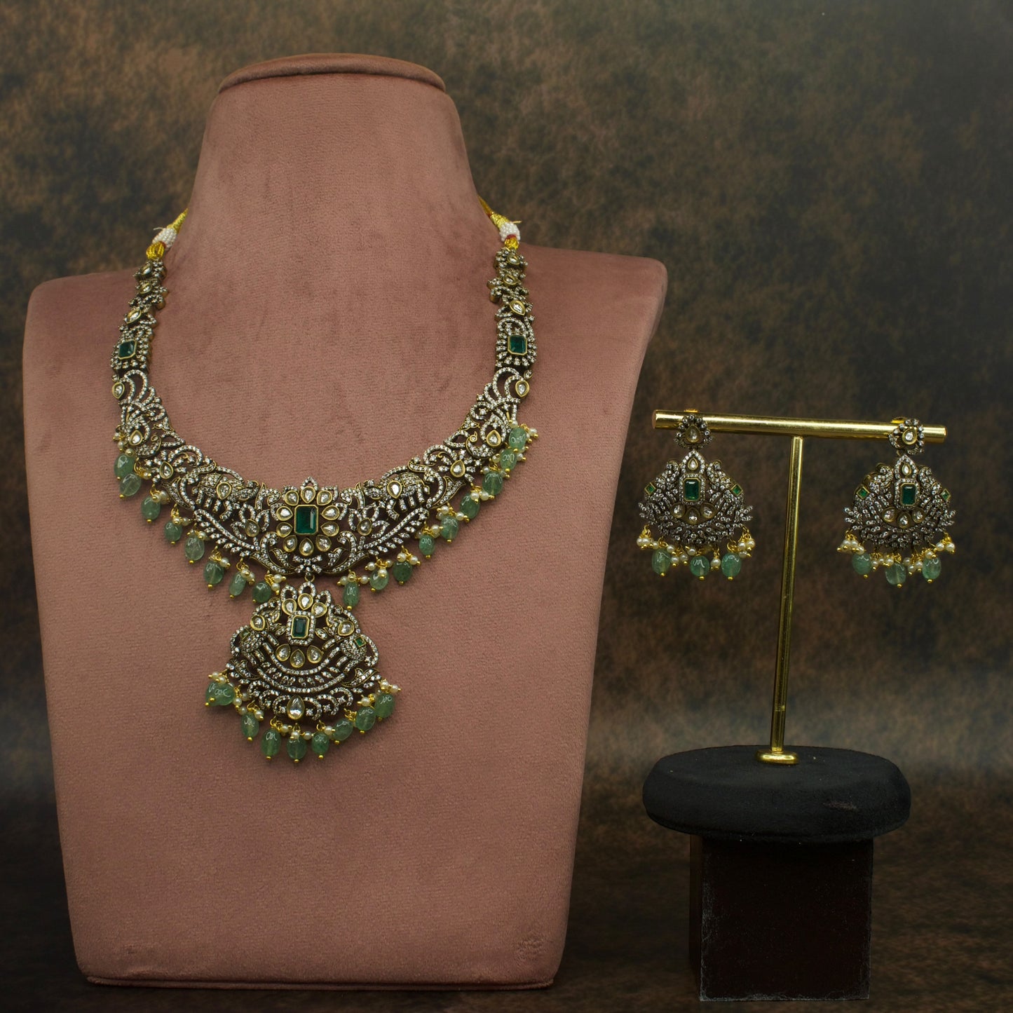 Victorian Royalty Short Necklace Set