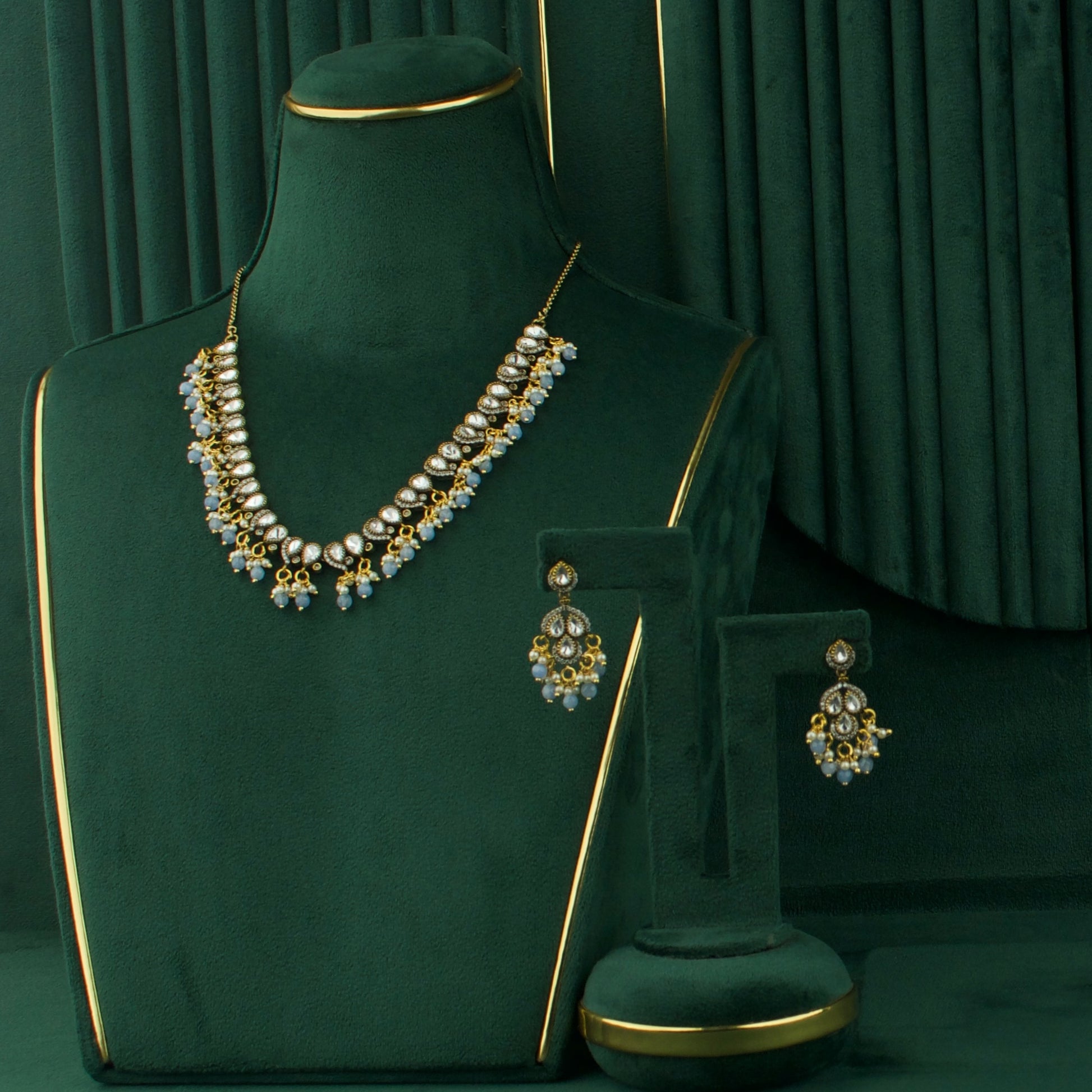 Elegant Splendor: Victorian Polki Short Necklace Set