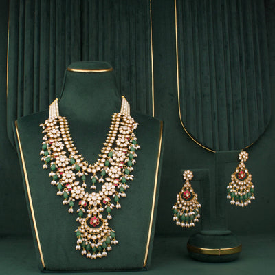 Refined Victorian Necklace Set With Matching Earrings