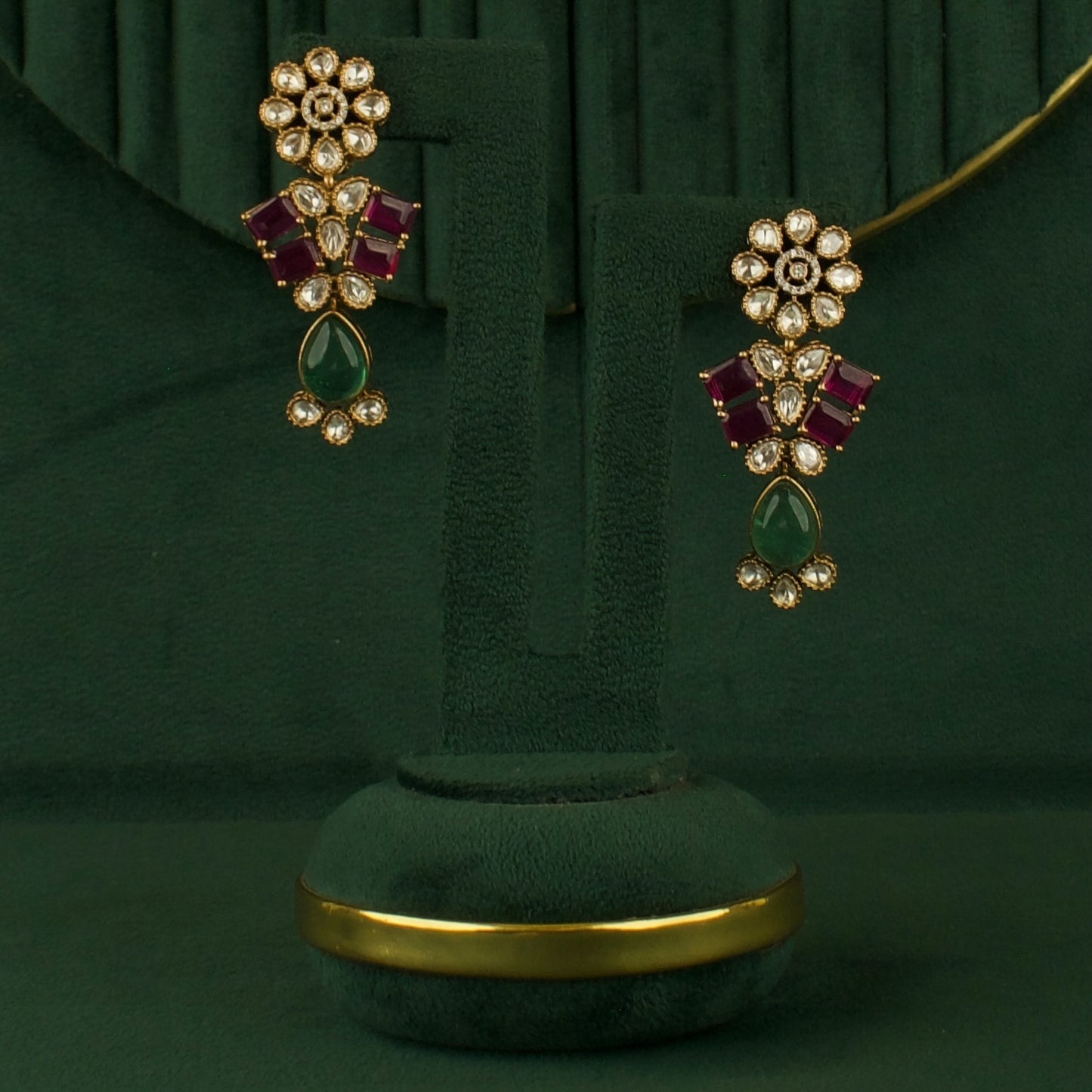 Sleek elegant design Fusion Kundan & Polki Victorian Necklace Set
