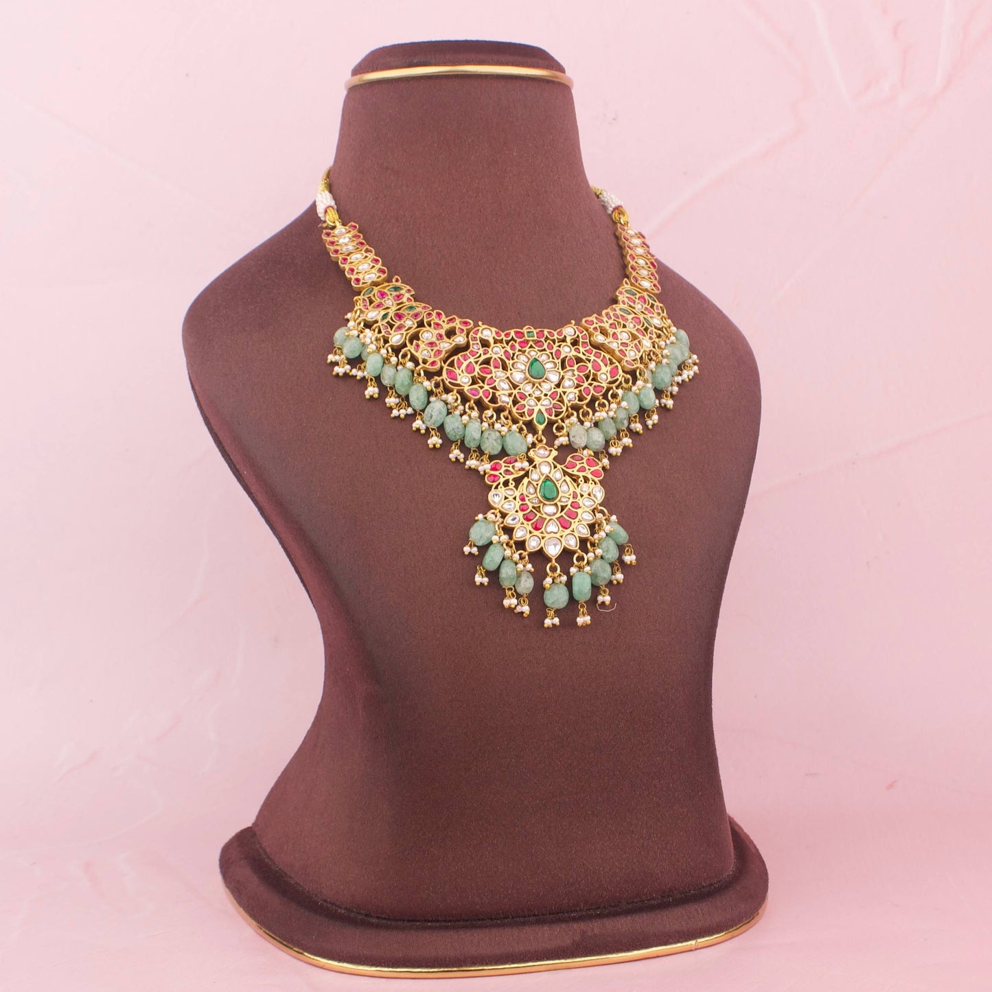 Close-Up Detail View of Sleek Jadau Kundan Short Necklace With Locket | Dulhan Jewels