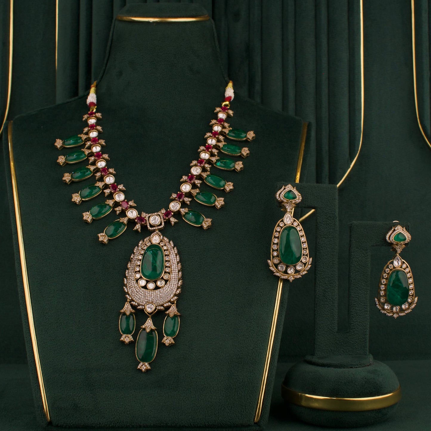 Classic Victorian Emerald Polki Necklace Set