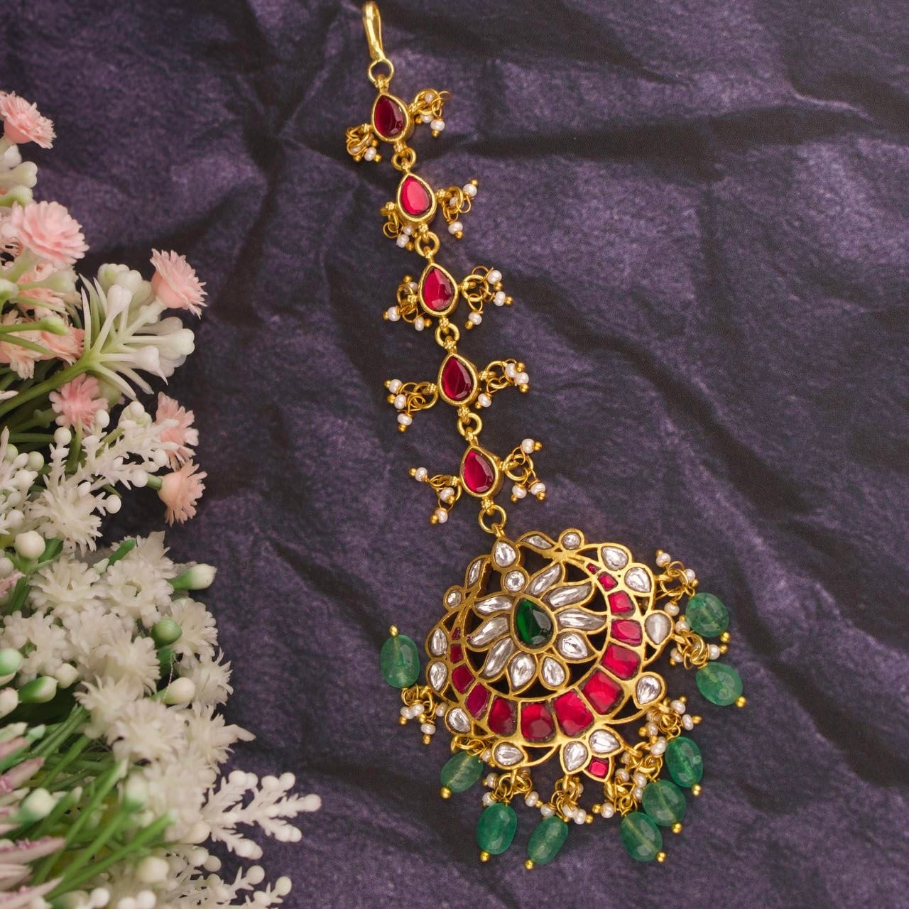 Grand Jadau Kundan Maangtika With Beads Hangings