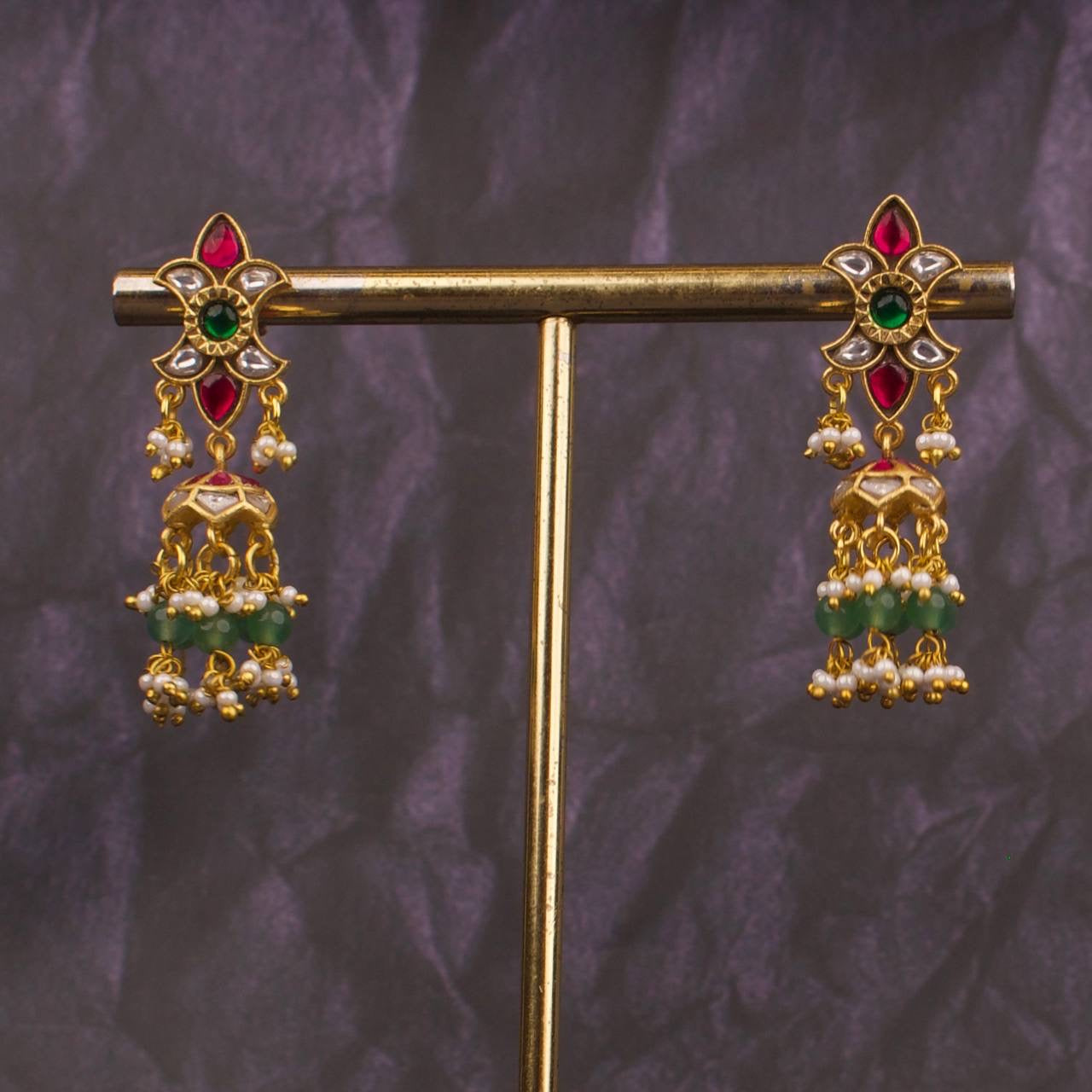 Simple Sleek Light Weighted Jadau Kundan Jhumki Earrings