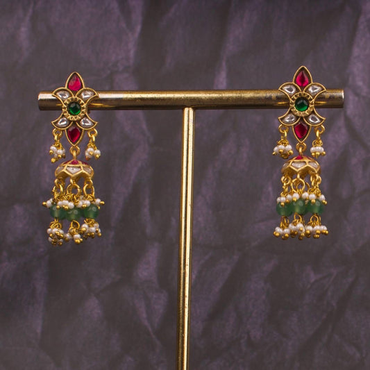 Simple Sleek Light Weighted Jadau Kundan Jhumki Earrings