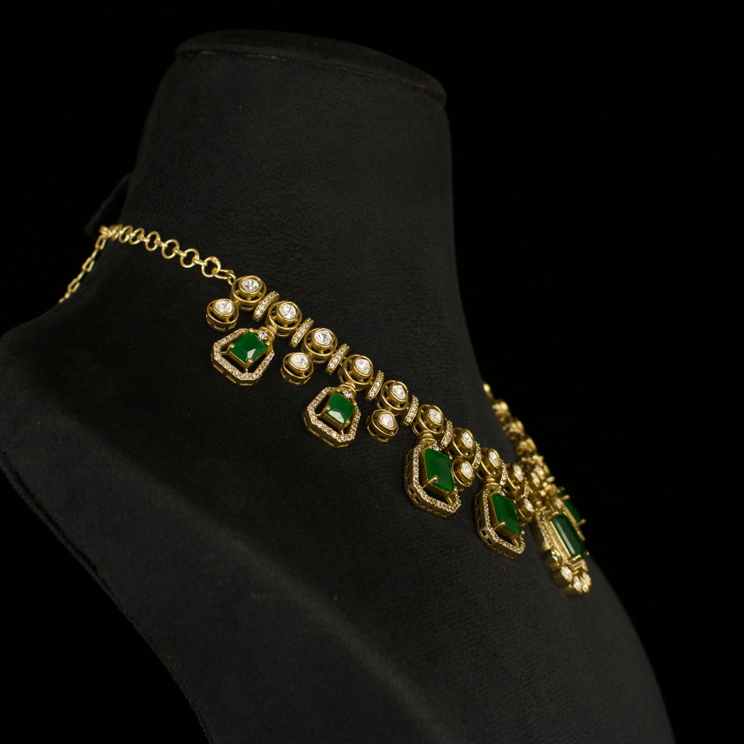 Elegant Square-cut Victorian Necklace with earrings