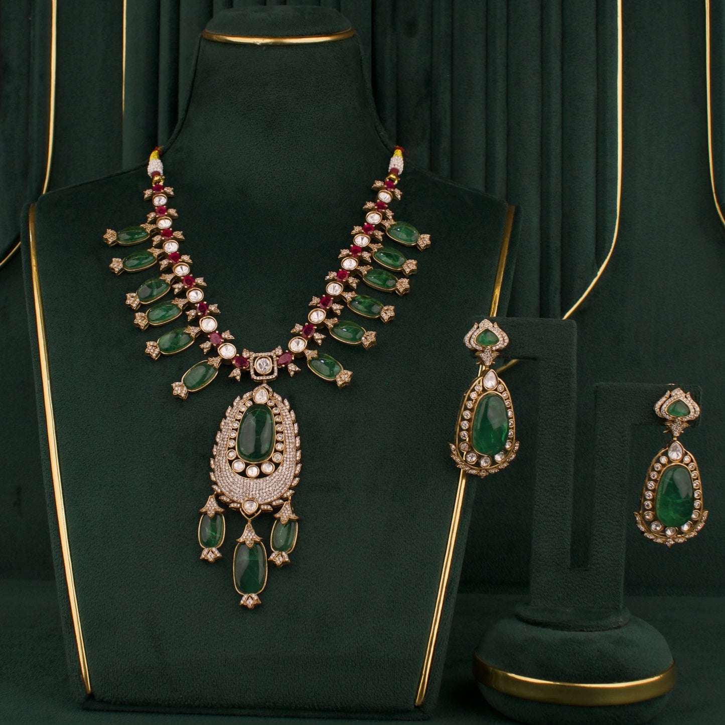 Classic Victorian Emerald Polki Necklace Set