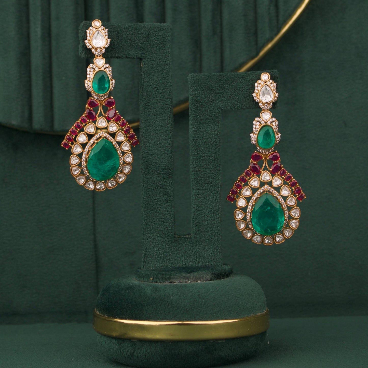 Luxury Victorian Green Stone Polki Necklace Set With Earrings