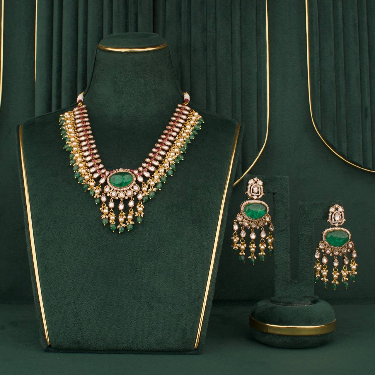 Sleek Victorian Polki Hanging Necklace Set