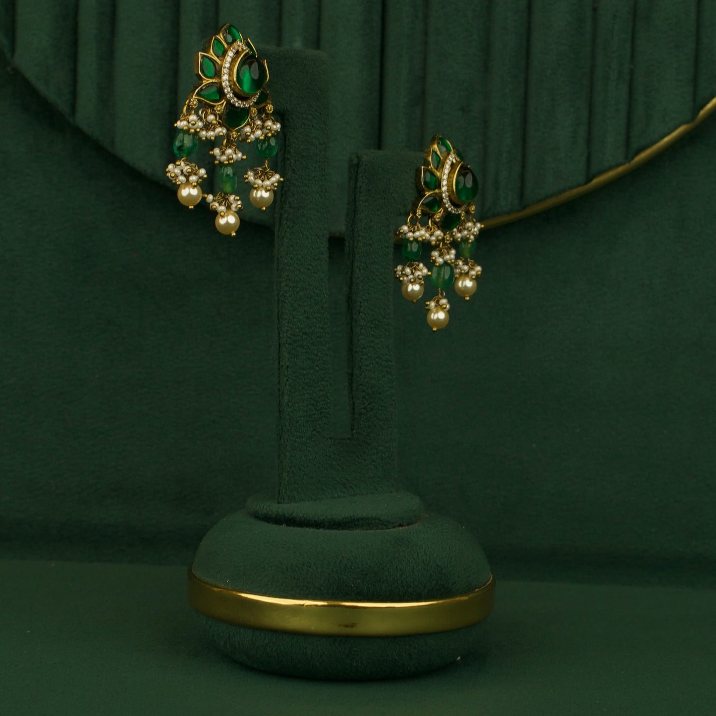 Graceful Victorian Fusion Kundan Polki Necklace With Earrings