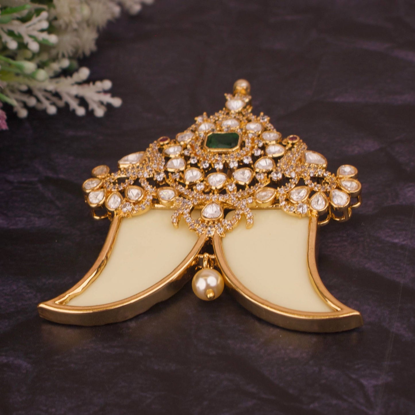 Premium Puligoru Locket - In Victorian & Gold Polish