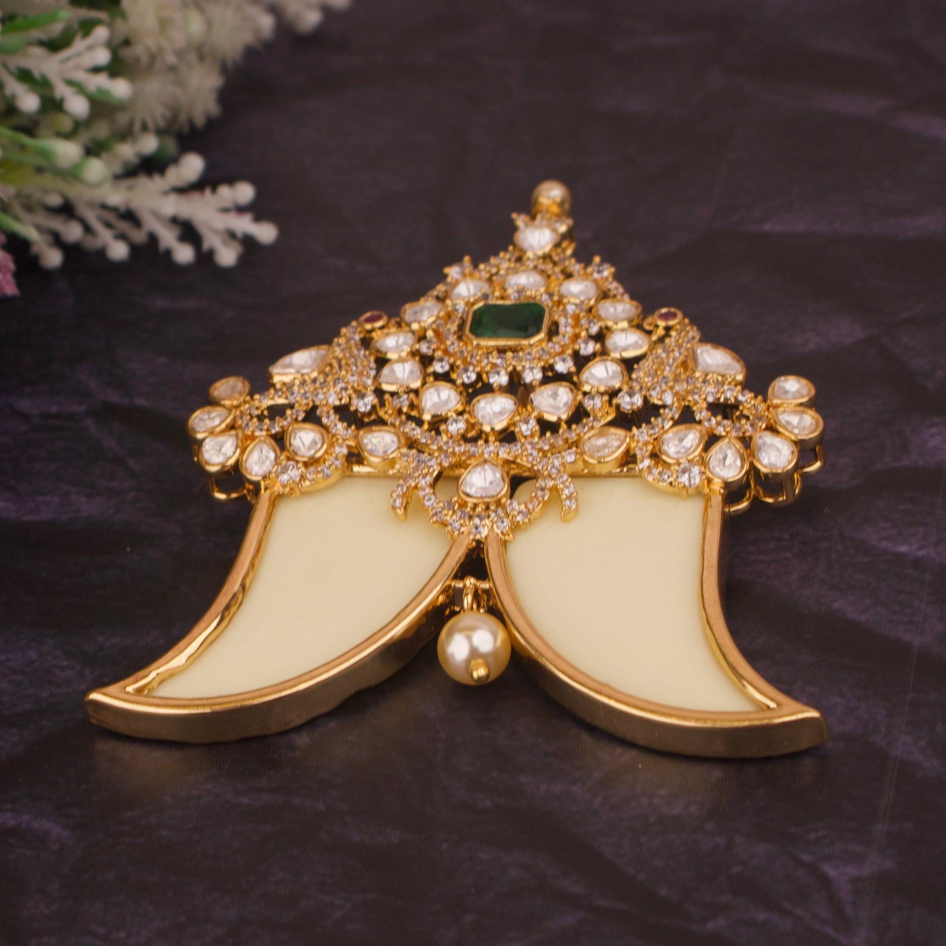 Premium Puligoru Locket - In Victorian & Gold Polish
