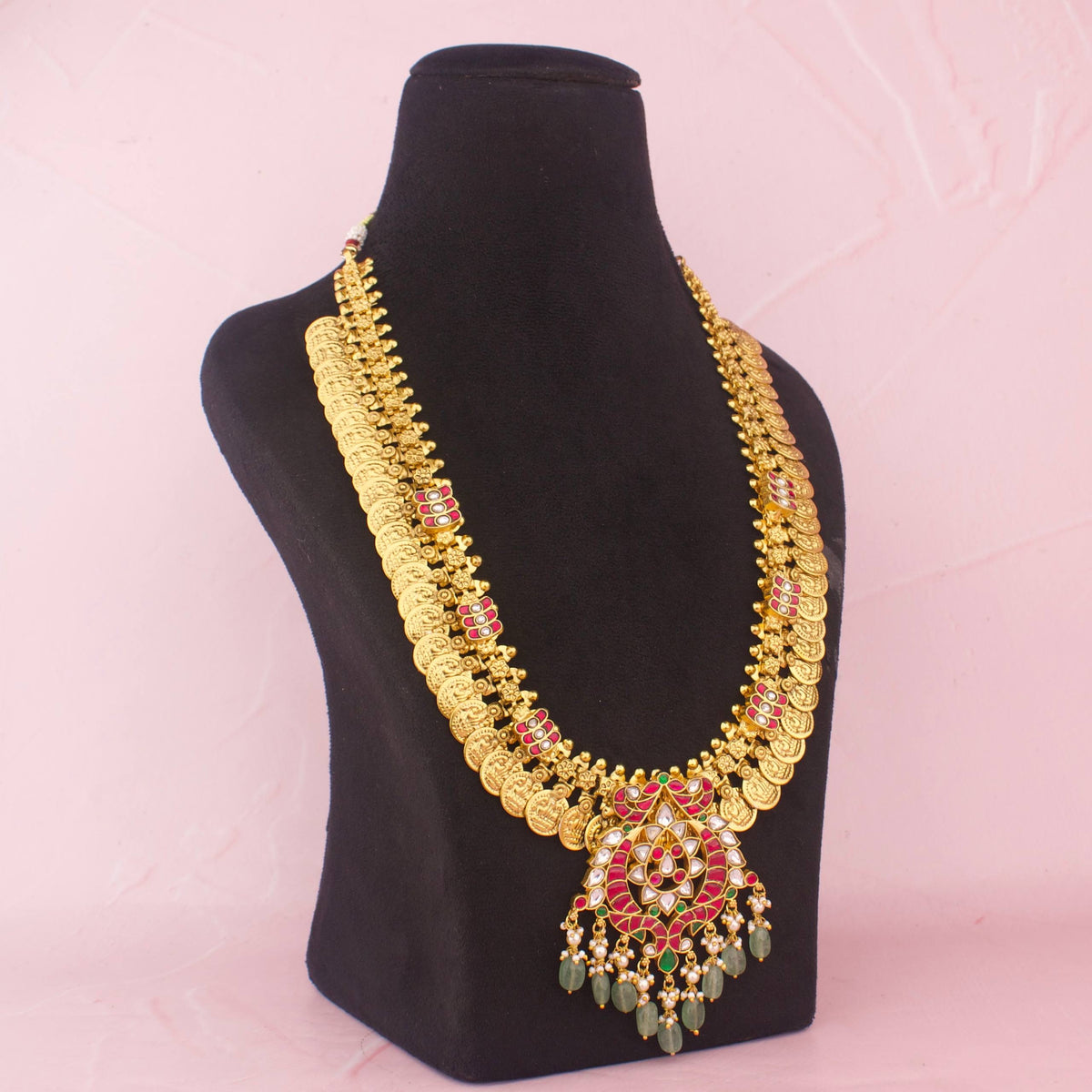 Elegant Jadau Kundan Kasulu Haram With Green Drops Craftsmanship & Detail View - Dulhan Jewels