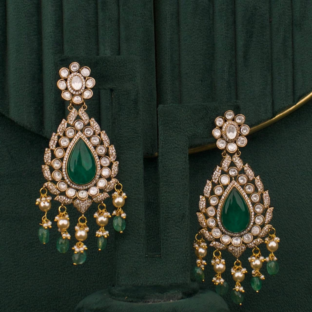 Classic Fusion Victorian Necklce Set With Earrings