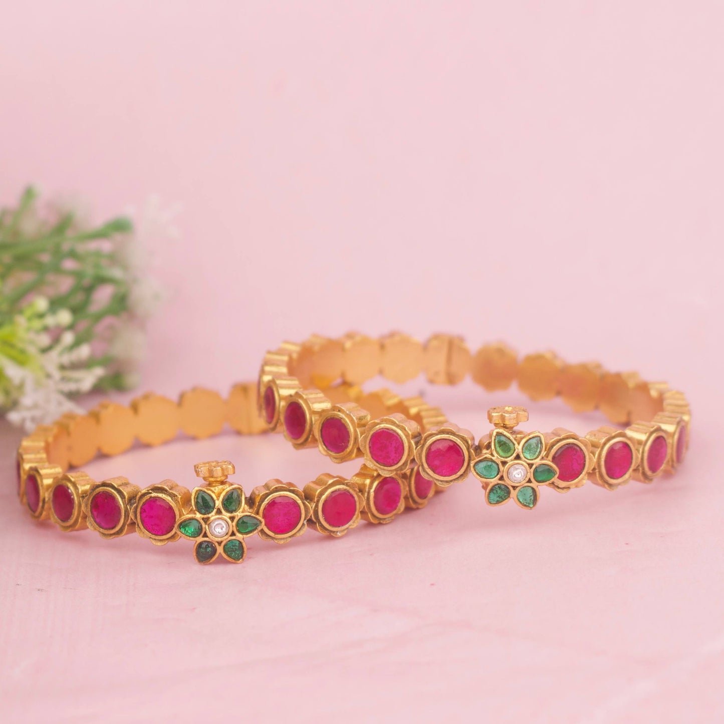 Classy Jadau Kundan Bangle With Floral Center