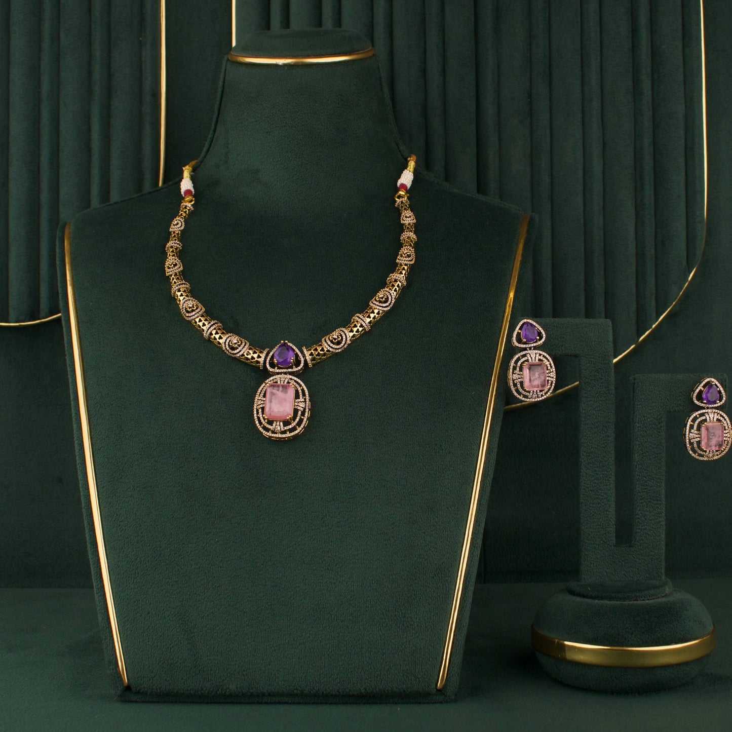 Delicate Victorian Kanti Style Necklace Set