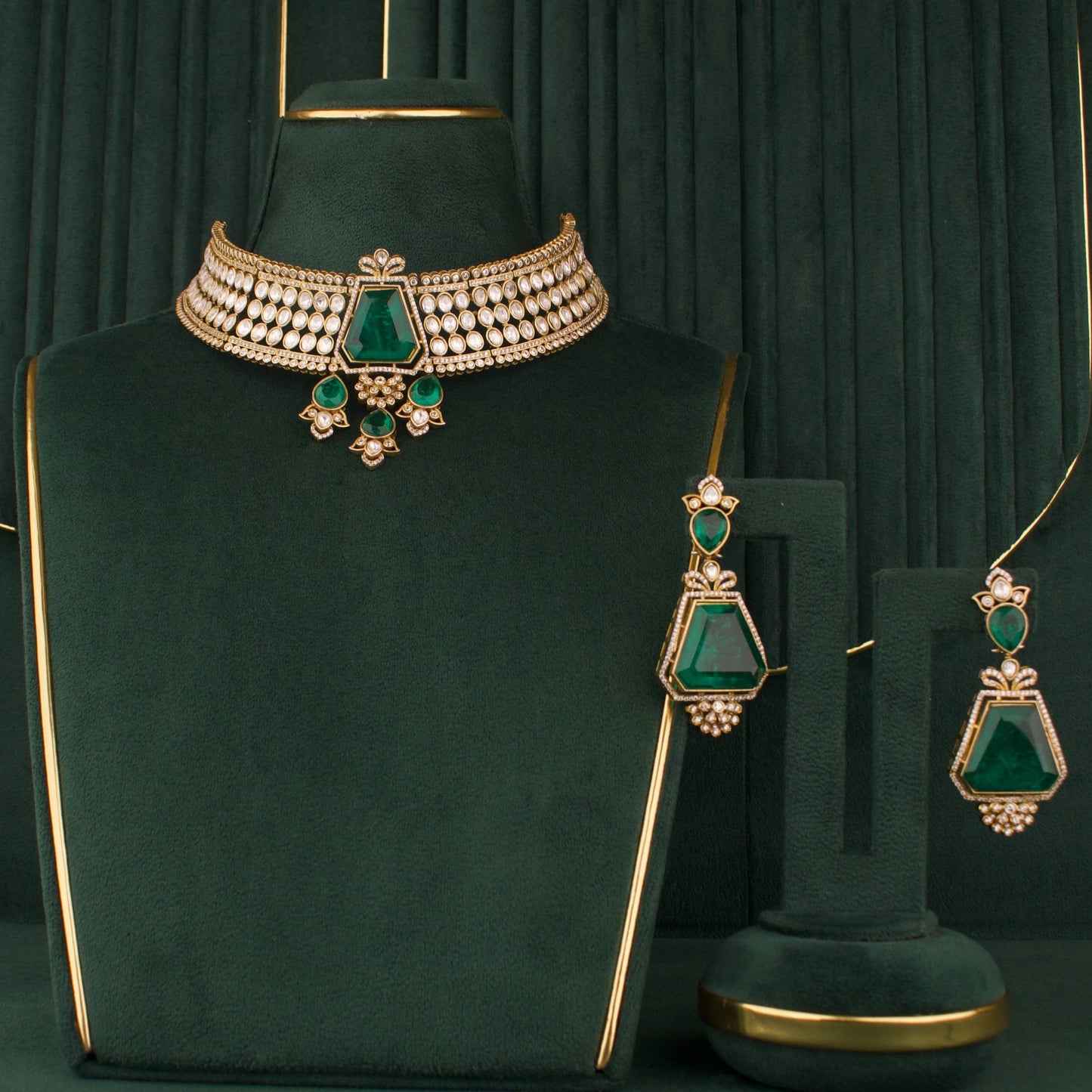 Sleek Victorian Polki Full Neck Choker Set With Matching Earrings