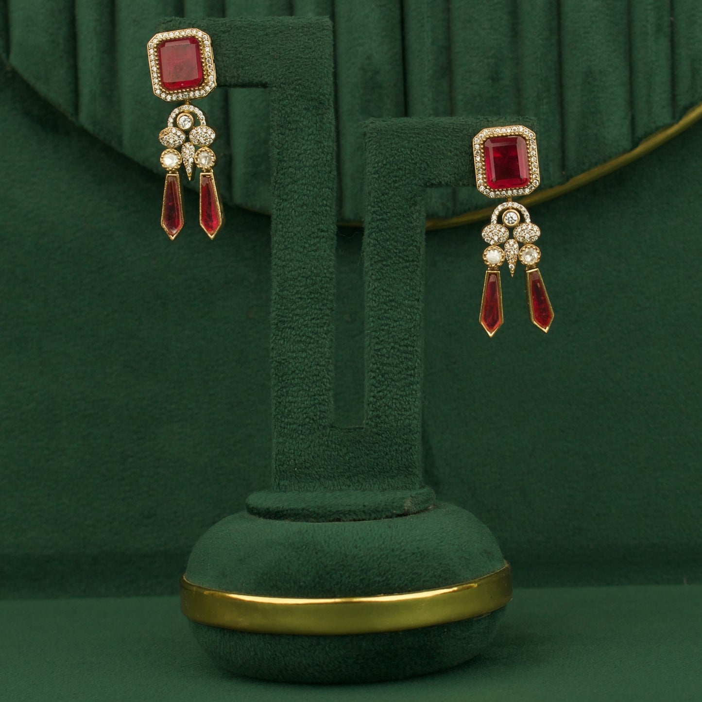 Majestic Victorian Short  Necklace  With  Earrings