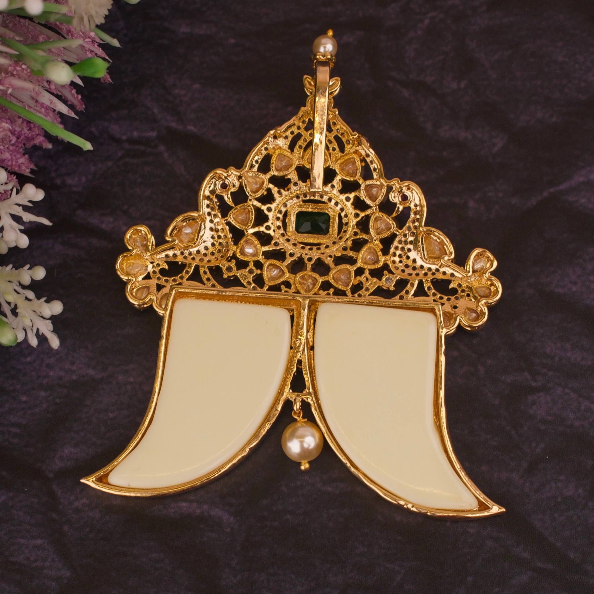 Premium Puligoru Locket - In Victorian & Gold Polish