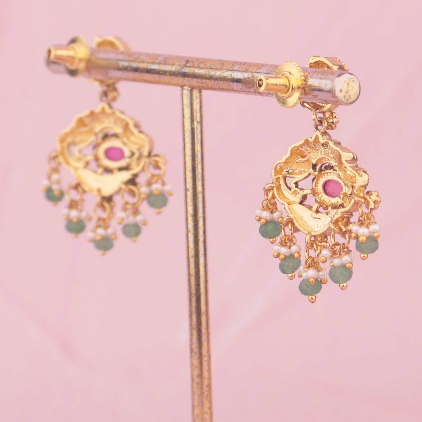 Temple Style Jadau Kundan Short Necklace With Earrings