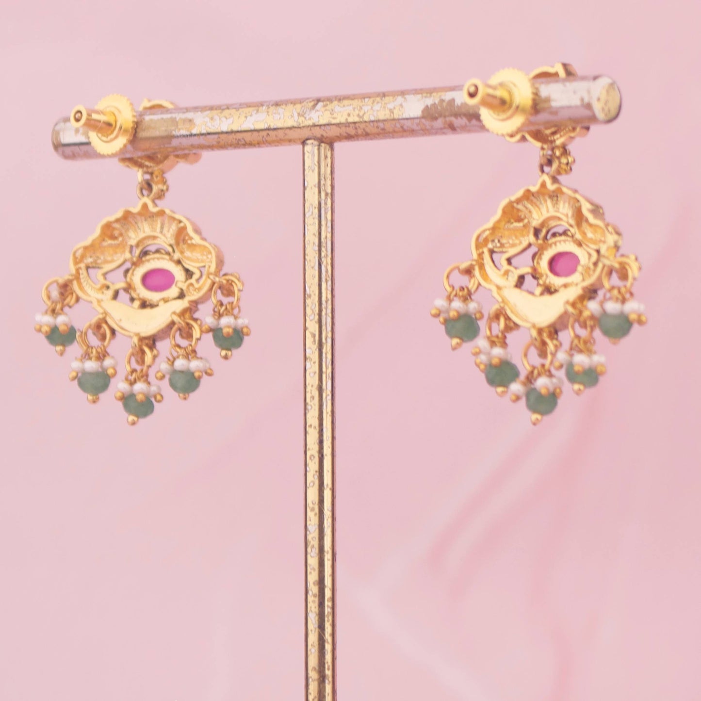Temple Style Jadau Kundan Short Necklace With Earrings