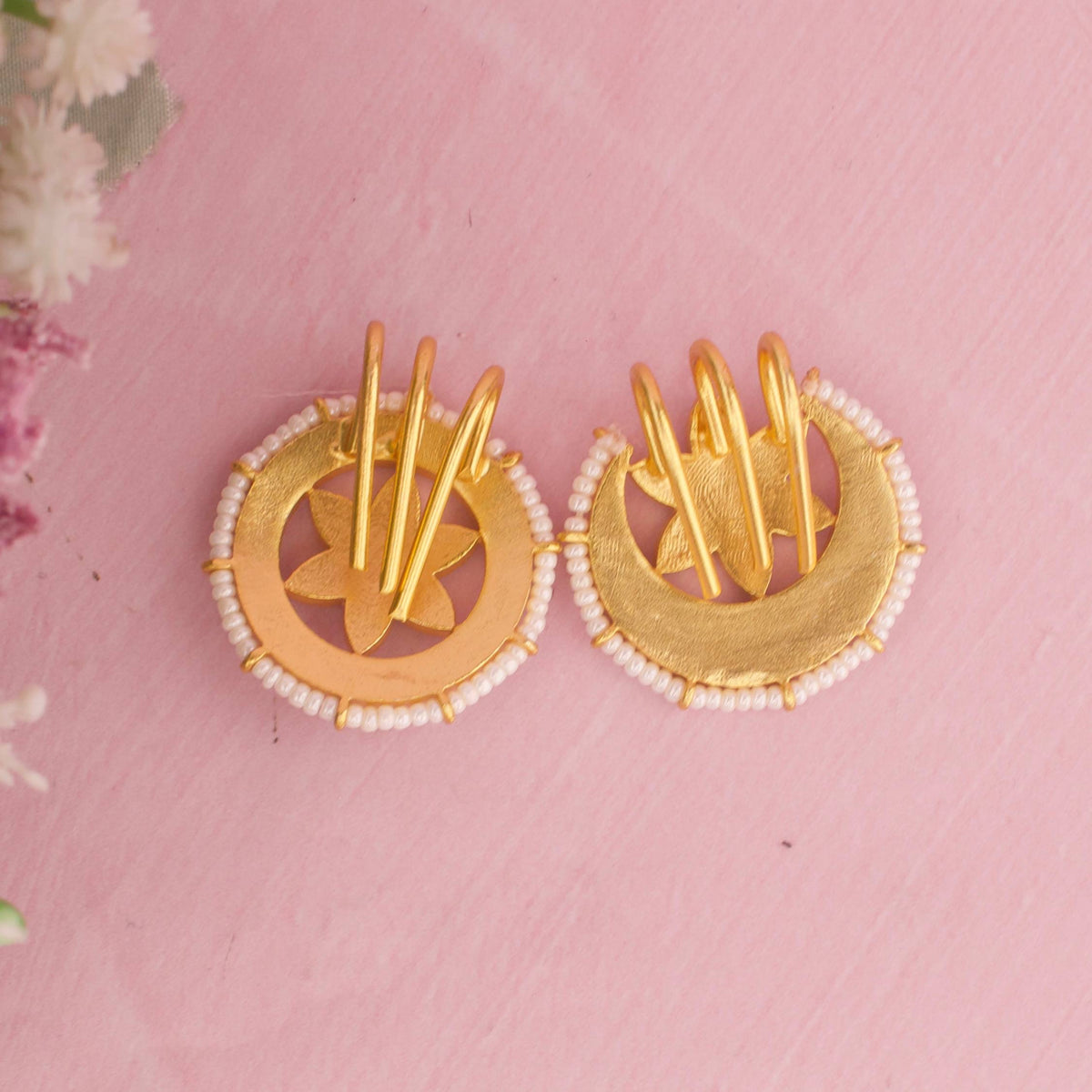 Floral Design Jadau Kundan Sun And Moon Hairpin Craftsmanship & Detail View - Dulhan Jewels