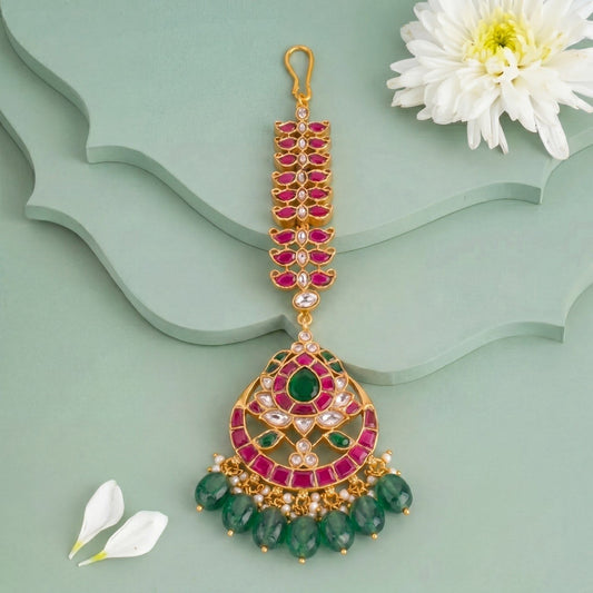 Ethnic Jadau Kundan Maang Tikka With Green Beads