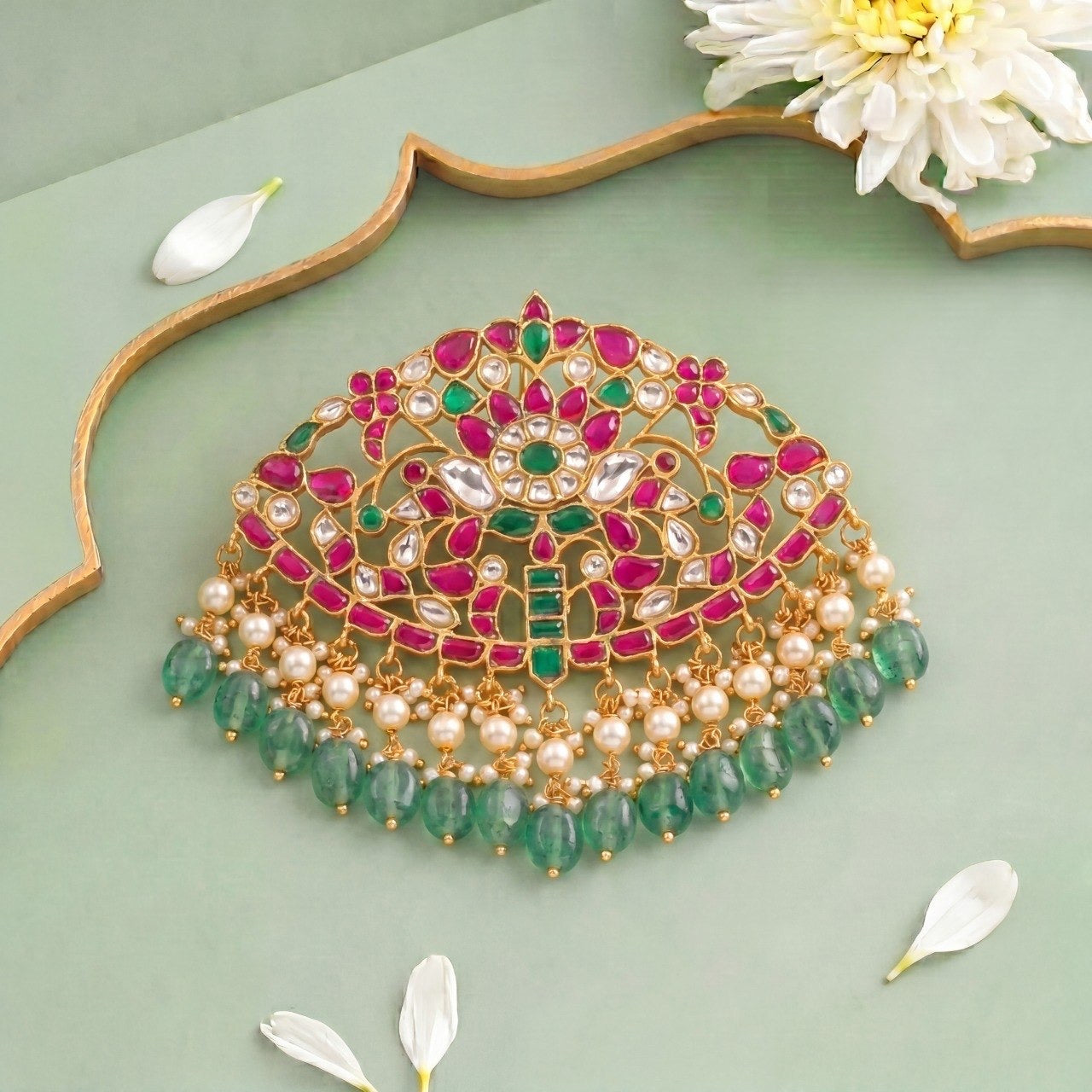 Traditional Jadau Kundan Pendant With Floral Design