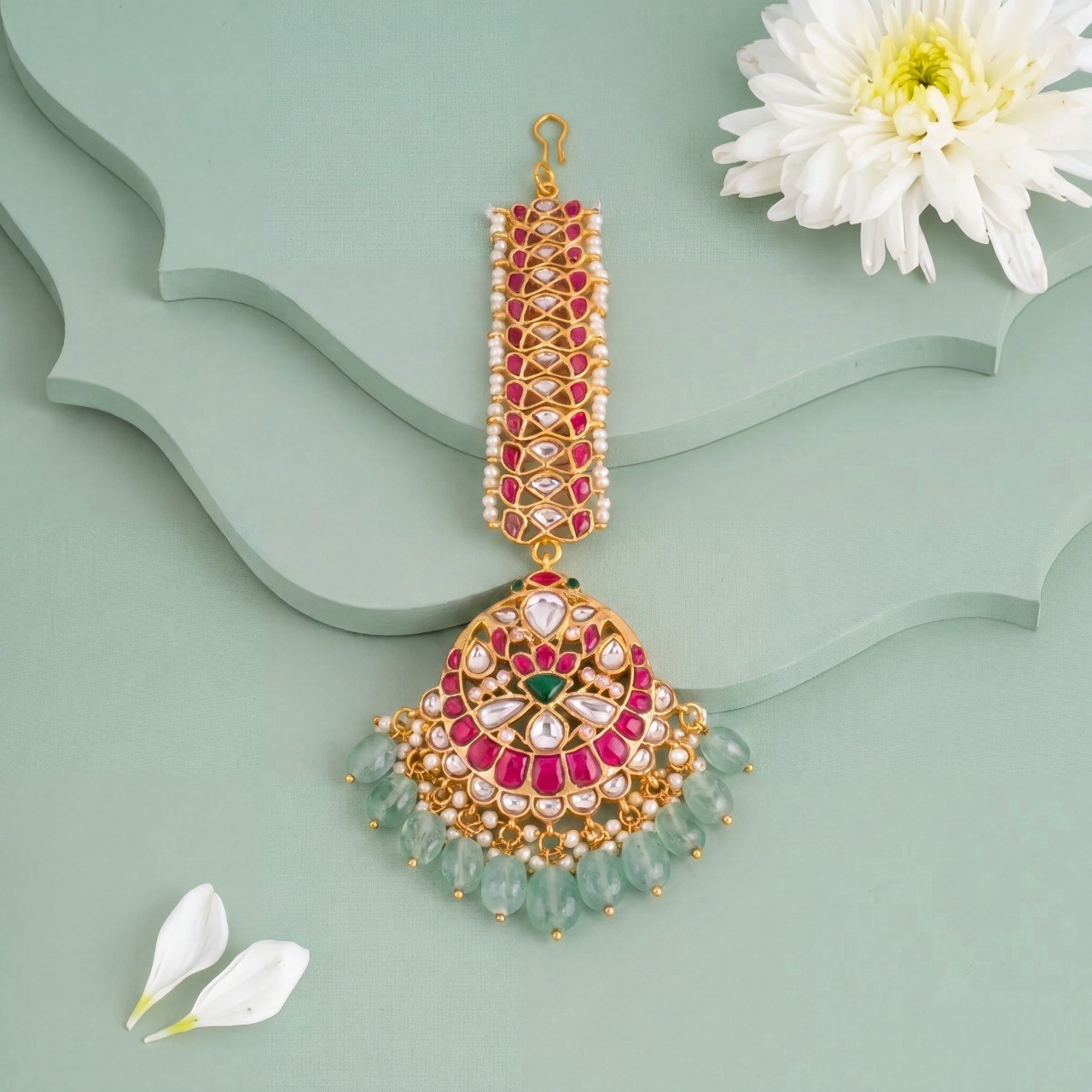 Elegant Chand Design Jadau Kundan Maang Tikka With Emerald Beads