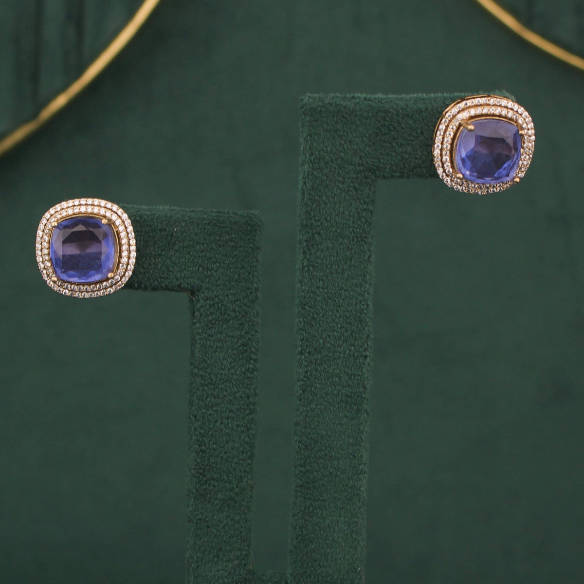 Victorian Kanti Style Necklace With Earrings