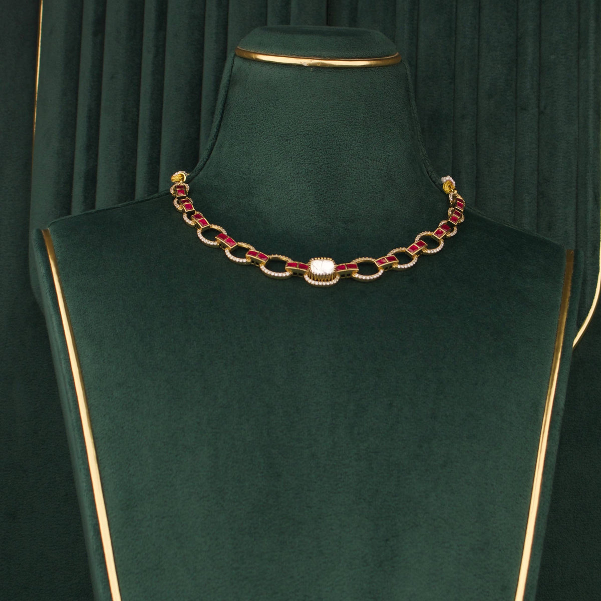 Delicate Victorian Necklace With Earrings
