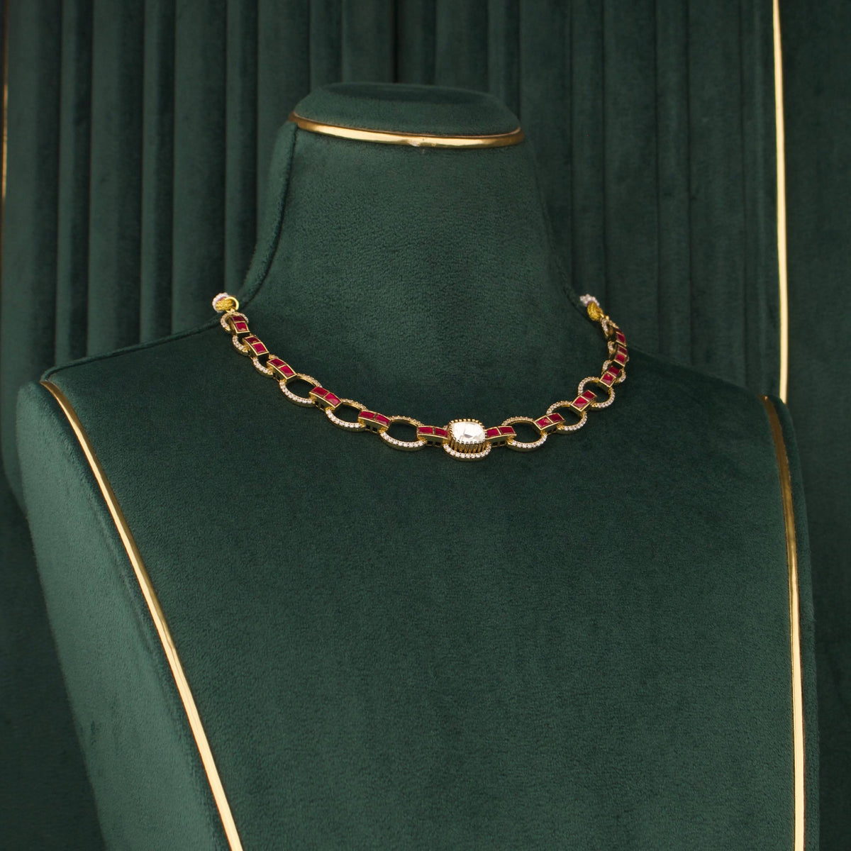 Delicate Victorian Necklace With Earrings