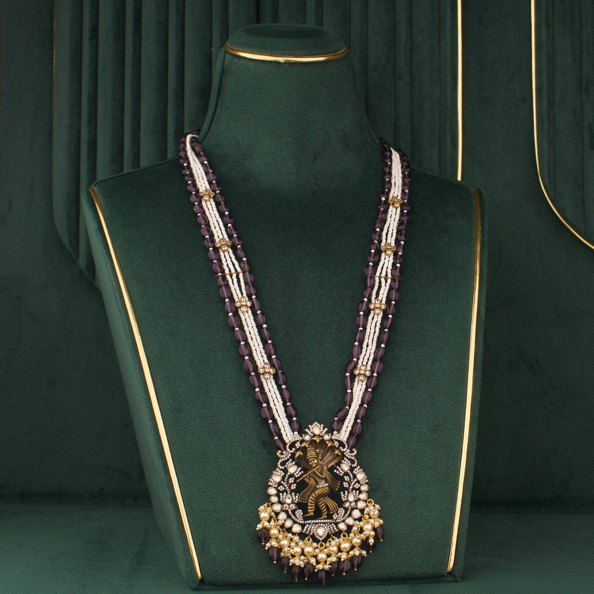Radiant Victorian Beads Necklace With Matching Earrings
